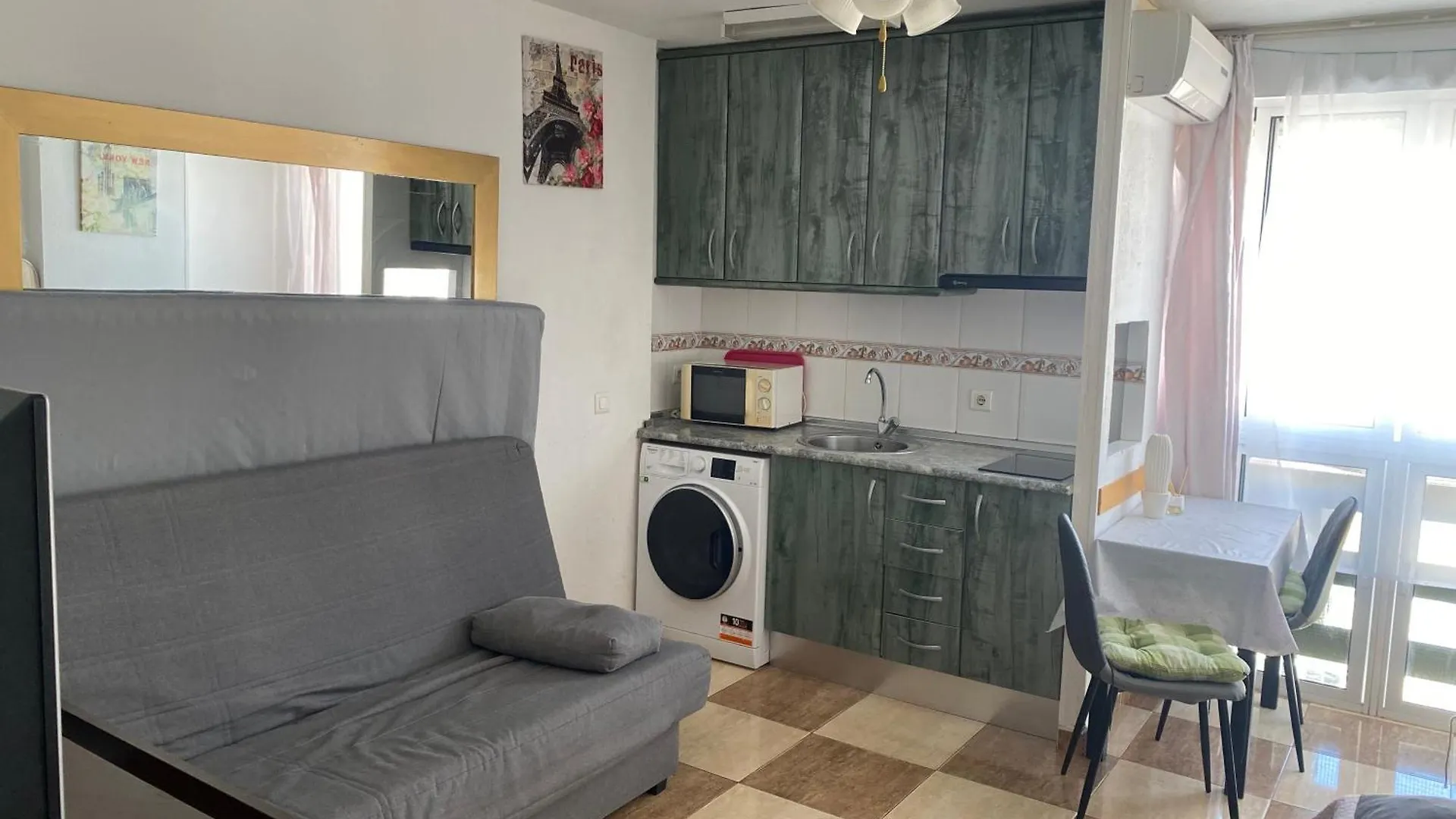 Piso Estudio Benalmádena 0*,  Spagna